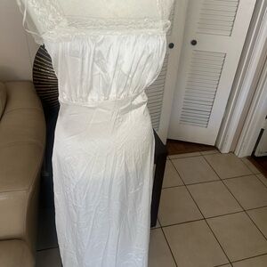 Lioness White Lace  sleeping wear